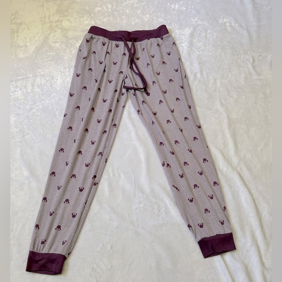 Minnie Mouse Pajama Set - Picture 2 of 8